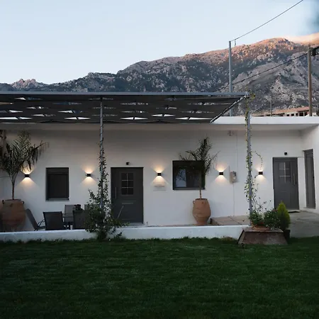 Casa Moderna Nyaraló *